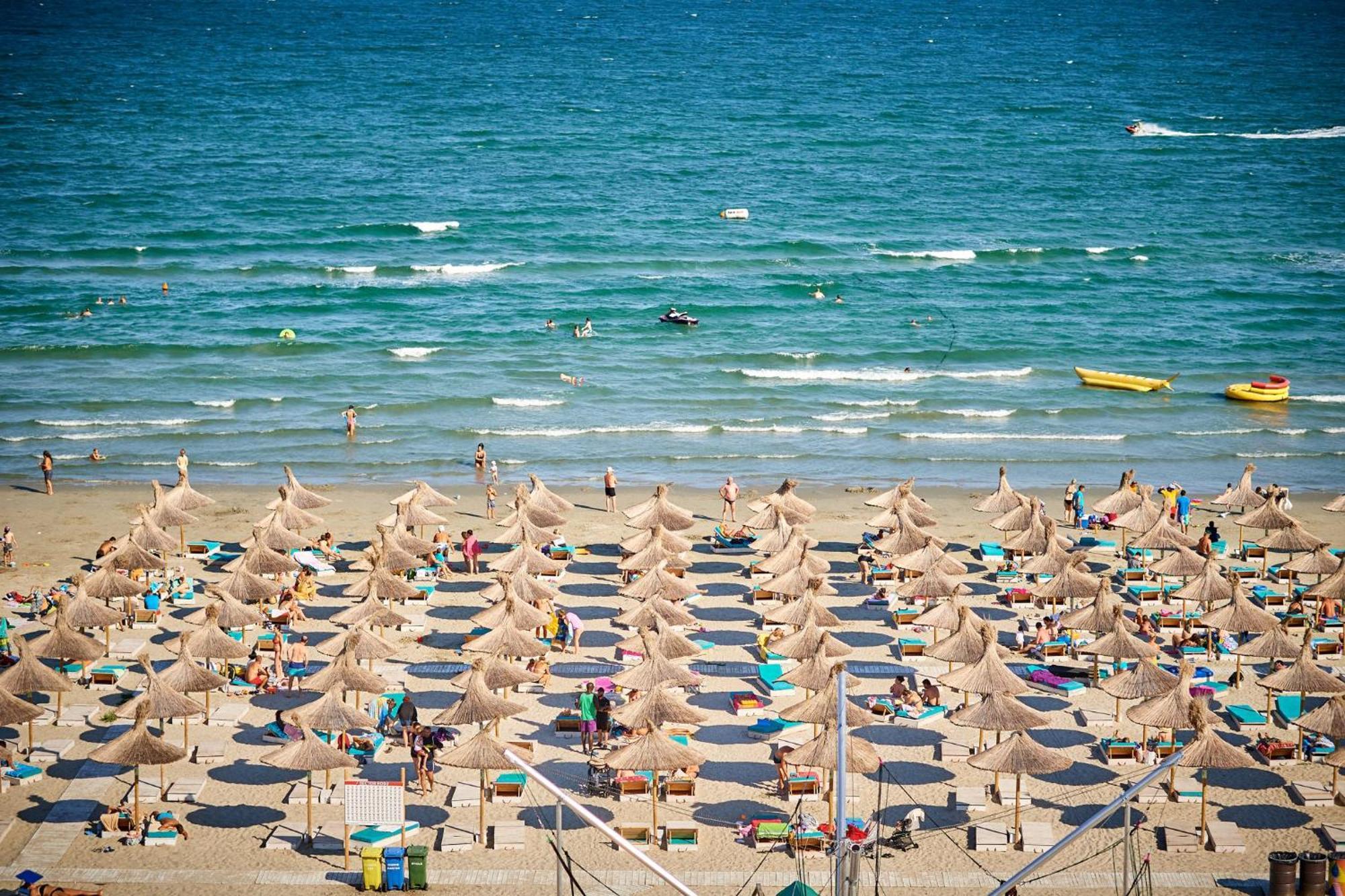 Black Sea Estate Apartment Spa N Pool Beach Resort Navodari Ngoại thất bức ảnh
